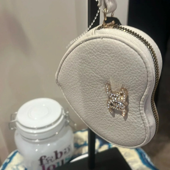 Juicy Couture cream heart wristlet NWT - Picture 1 of 4